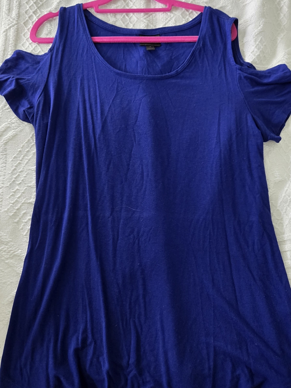 Cold-Shoulder Scoop Neck Tunic Top in Royal Blue